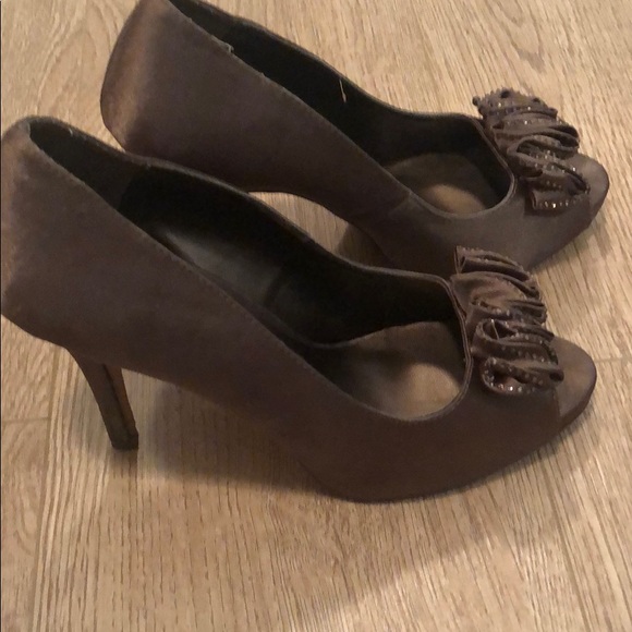 Steve Madden Brown Satin Heels - Picture 2 of 5